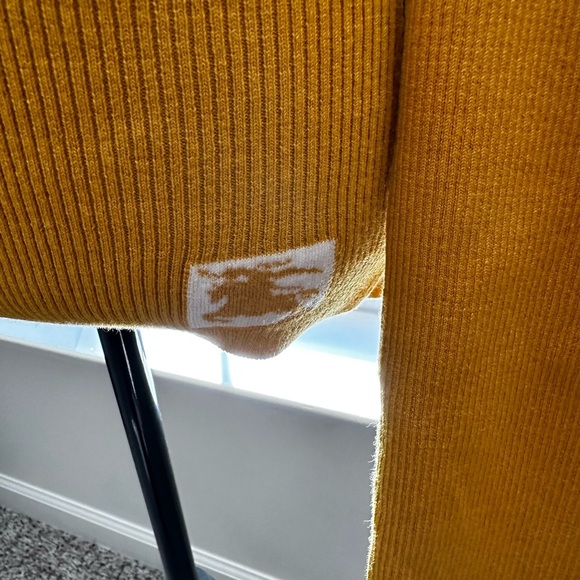 Burberry sweater - Picture 10 of 14